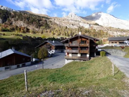 T2 skis aux pieds au Grand-Bornand, terrasse Sud-Est : photo 11
