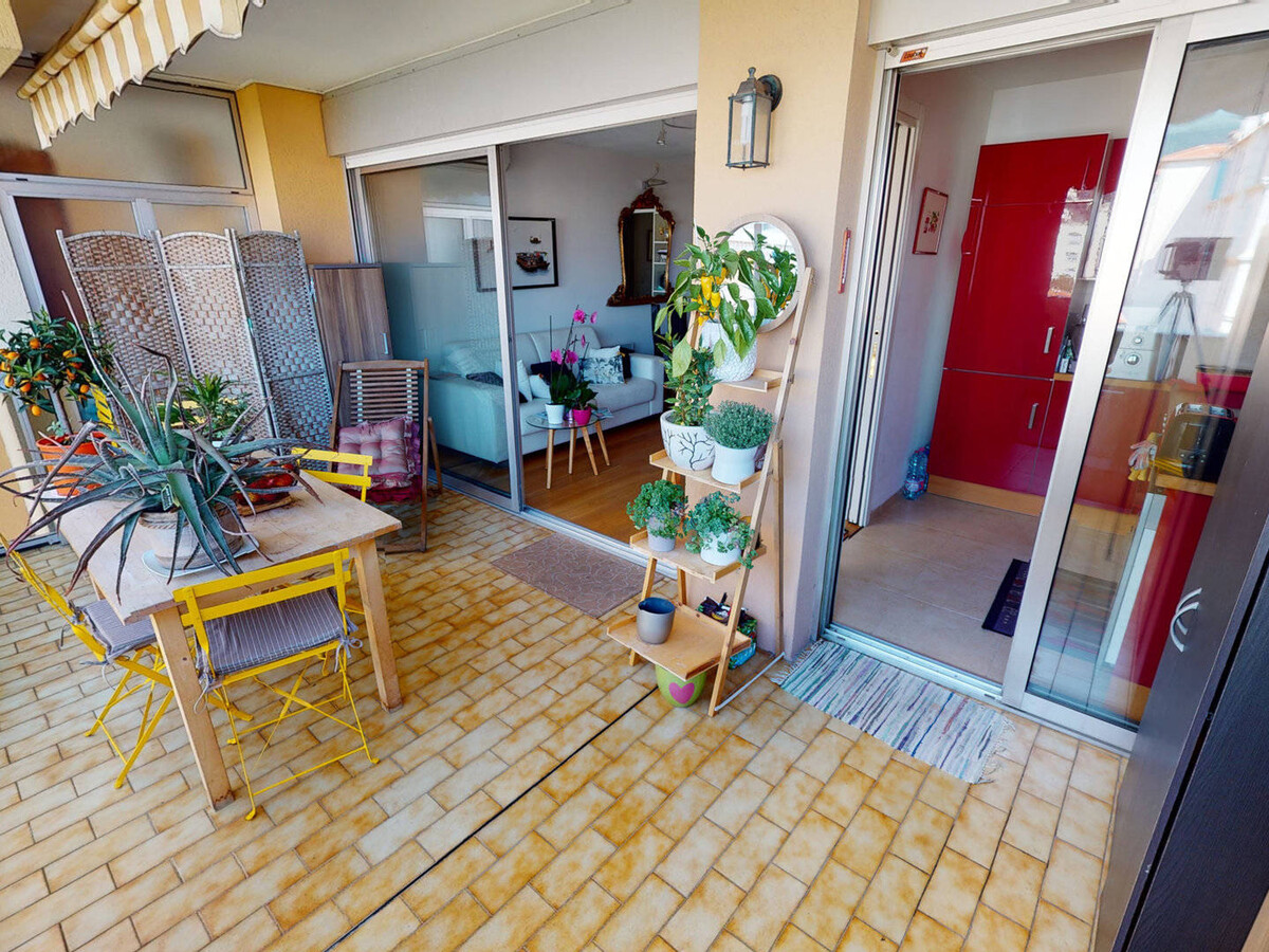 Grand studio climatisé avec alcôve et terrasse à Menton - Photo 3