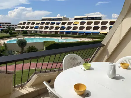 Studio 4 pers Port Camargue, vue piscine et port : photo 7