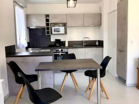 Appartement 3* climatisé à 2 pas de la plage à Mèze : photo 2