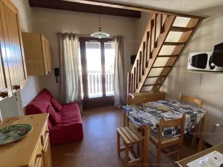 Location appartement à Les Angles, Charmant studio cabine mezzanine pour 4 personnes, proche centre, casier à skis