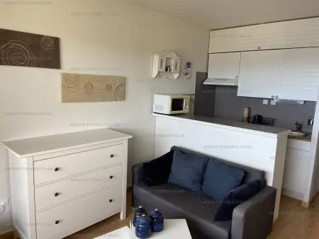 Location appartement à Les Angles, Studio cabine cosy avec balcon Sud, parking et WiFi aux Angles