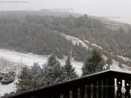 F2 cabine 6 couchages aux Angles, balcon vue pistes : photo 8