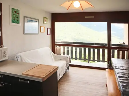 Grand studio 5 pers. aux Orres, vue lac et balcon Sud-Ouest : photo 2