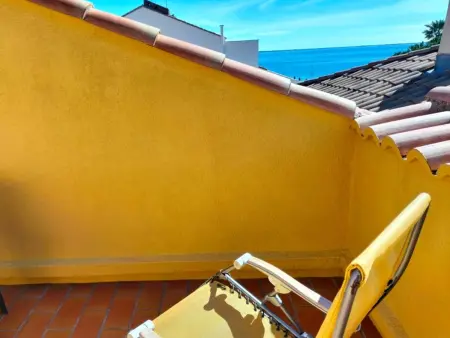 Duplex T2 à Mèze, terrasse vue toits près du port : photo 9