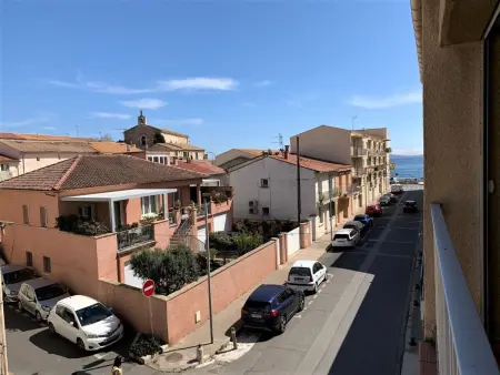 Duplex T2 à Mèze, terrasse vue toits près du port : photo 10