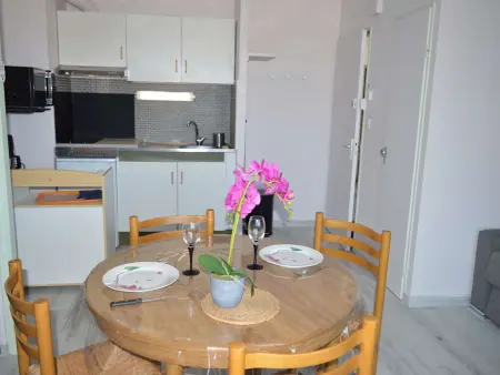 Studio cabine 4 pers à 300m de la plage, clim, parking : photo 3