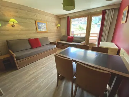 Appartement 2 pièces La Tania, balcon vue piste, skis aux pieds : photo 2