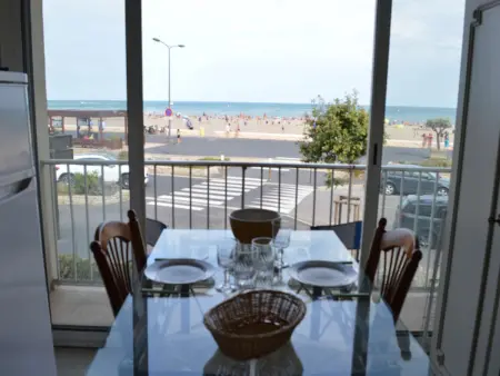 Location appartement à Narbonne, Studio face à la mer, balcon et local à vélo, 300m du centre - Narbonne Plage