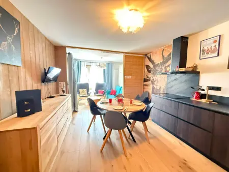 Appartement 52m² centre Les Gets, terrasse et garage : photo 5