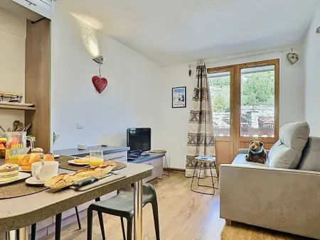 Location appartement à Val d'Isère, Studio cabine rénové Val dIsère, 4 pers, proche centre et pistes, avec balcon et WIFI