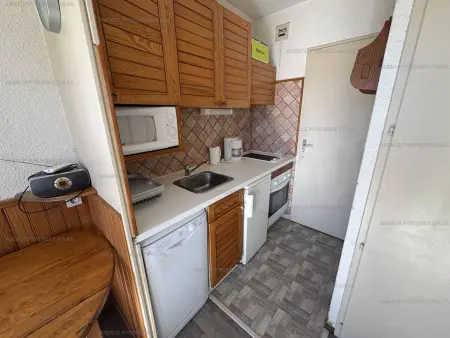 Studio cabine 4 pers aux Angles, balcon vue montagnes : photo 4