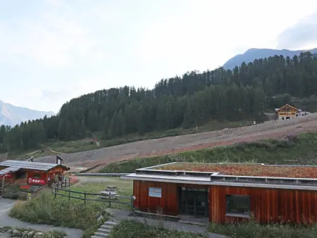 Duplex 8 pers avec piscine intérieure aux Orres : photo 12