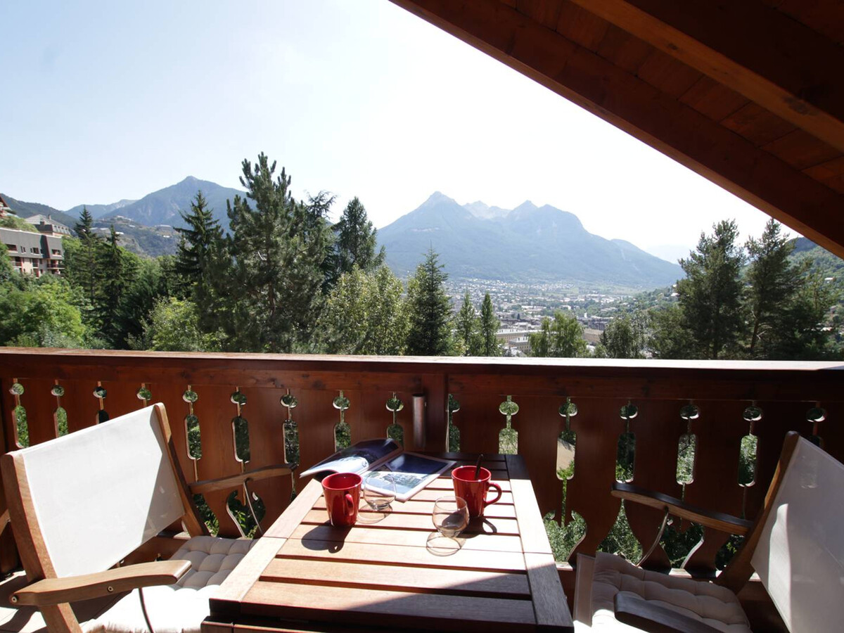 Appart 2P Mezzanine Briançon, balcon sud vue panoramique - Photo 2