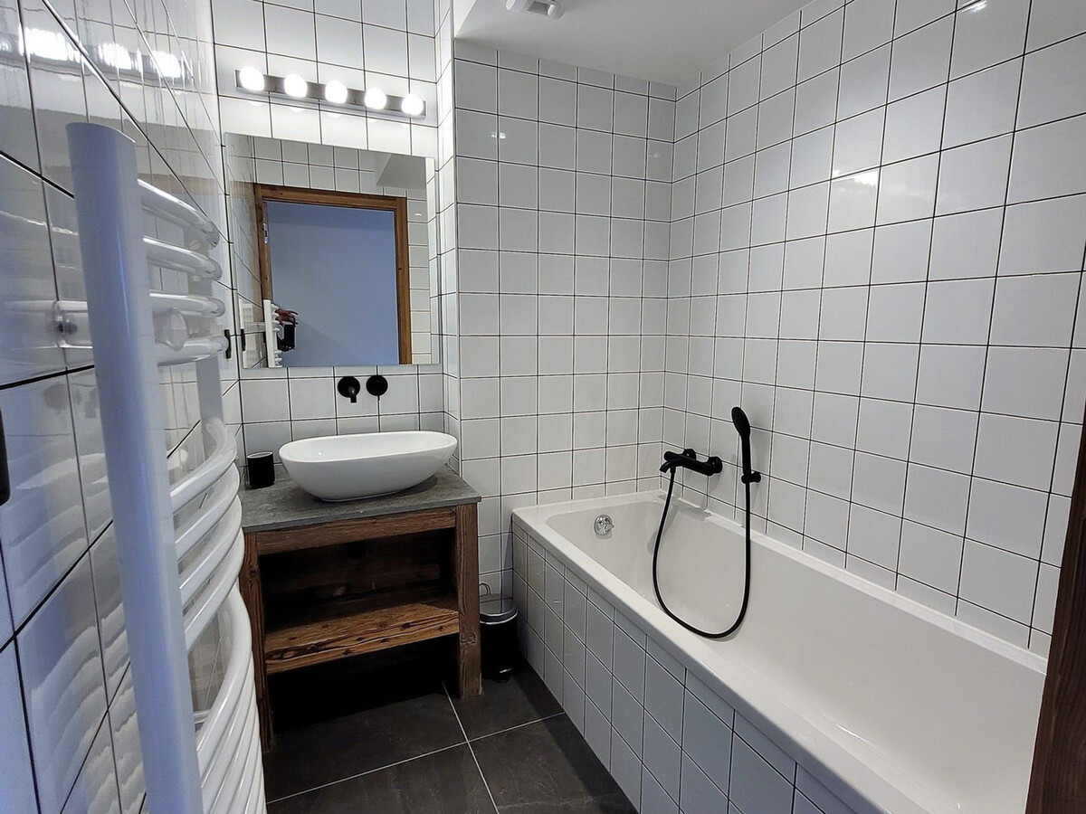 Appartement 6 pers. jacuzzi privé et vue domaine aux Gets - Photo 11