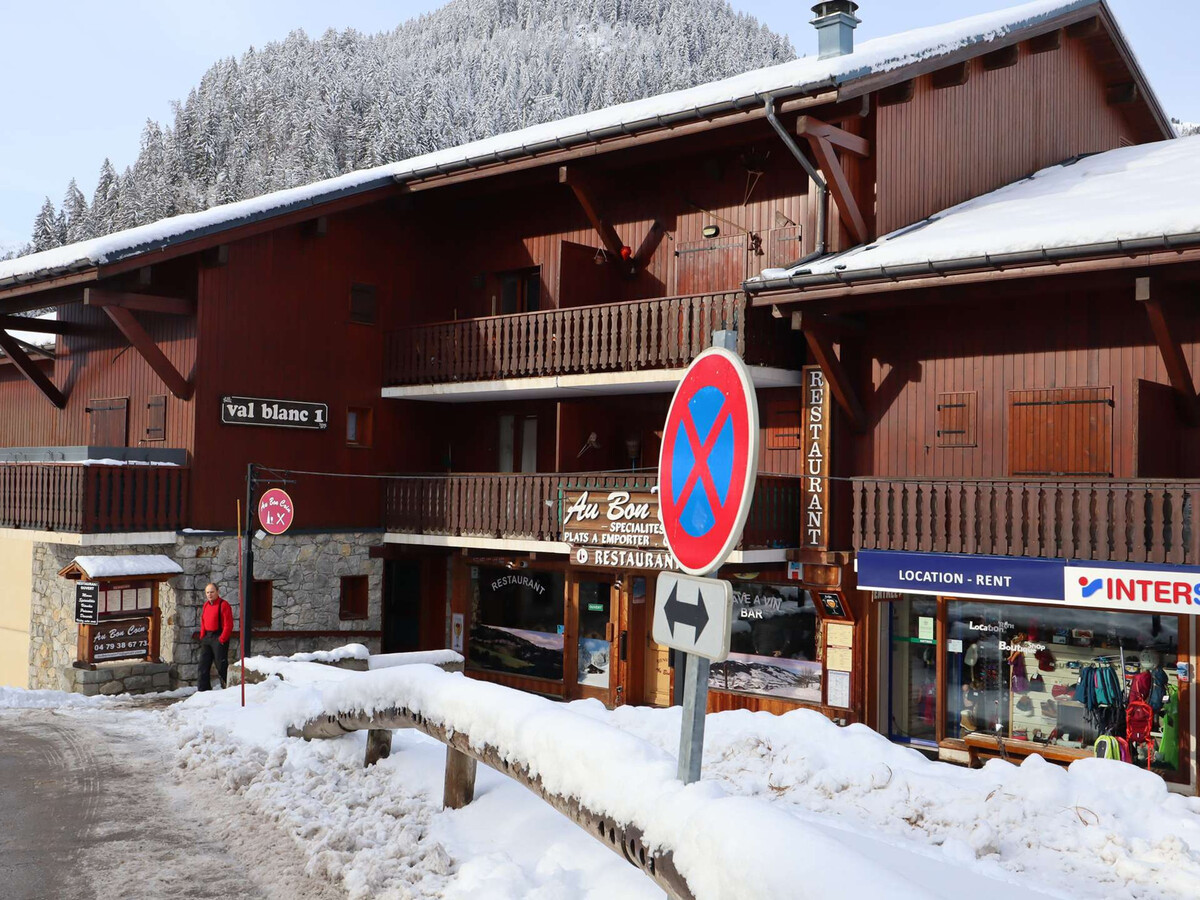 T2 cabine 29m² à 50m des pistes, piscine été - Photo 8