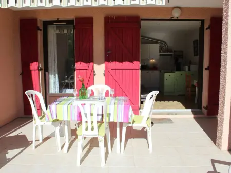 T2 climatisé avec jardin privé et piscine, Saint-Cyprien : photo 13