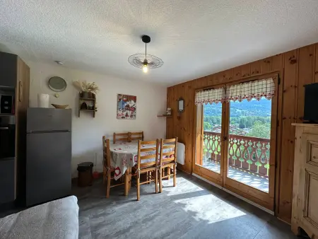 Location appartement à Morillon Village, Appartement rénové, confortable, proche navettes, vue montagne