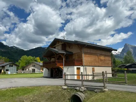 T3 terrasse vue montagnes à Morillon Village : photo 18