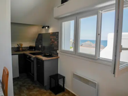 Appartement rénové au Palais, vue mer et toits - Photo 2