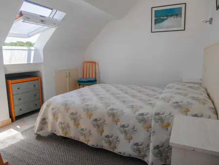 Appartement rénové au Palais, vue mer et toits - Photo 7