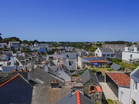 Appartement rénové au Palais, vue mer et toits - Photo 12