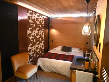 Appartement 2 Chambres avec Terrasse et Parking à La Clusaz - Photo 2