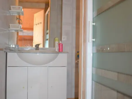 T2 cabine 35m² sud-ouest avec terrasse à Bolquère : photo 7