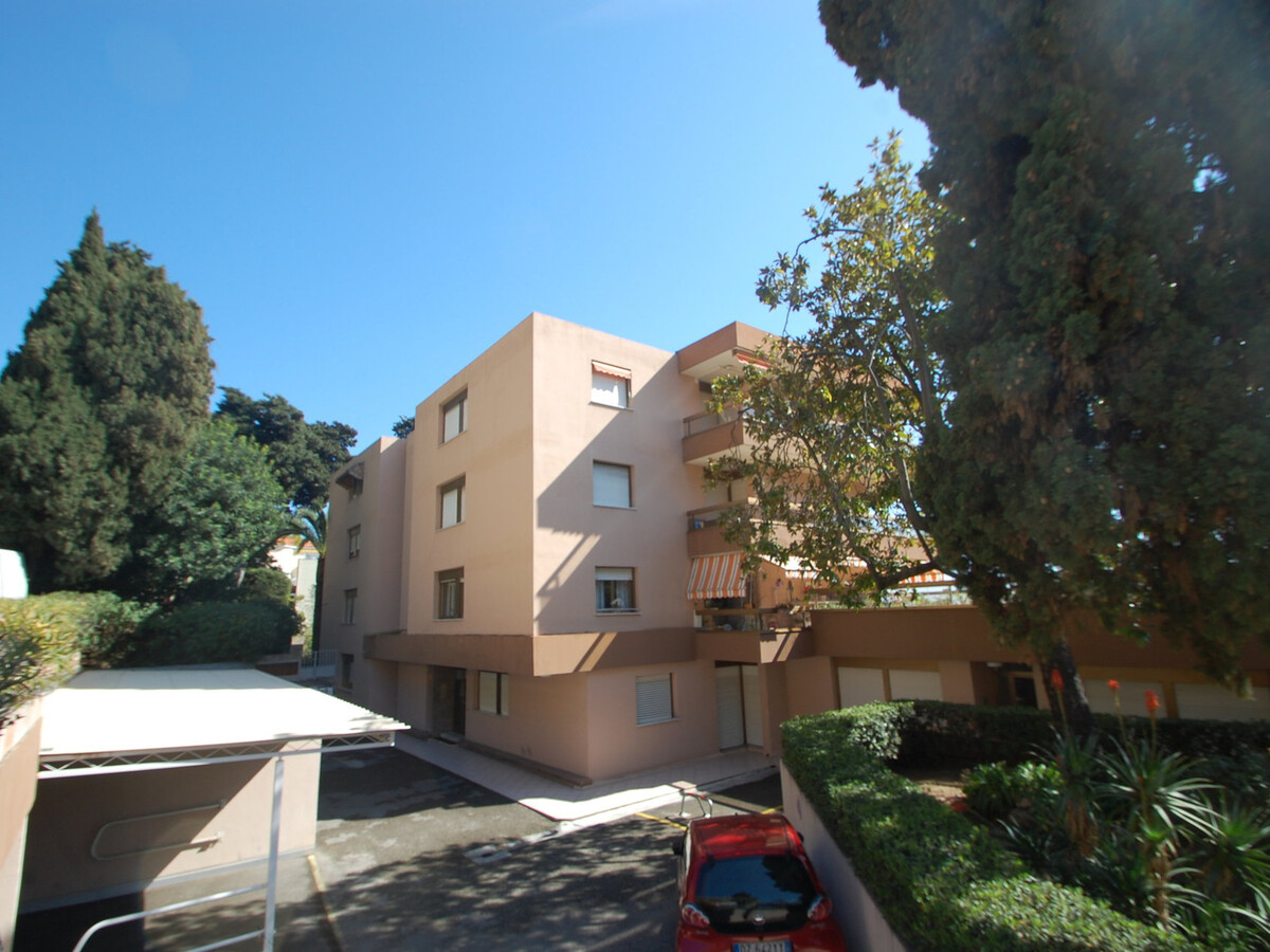 Studio 30m² Menton, terrasse vue mer et garage - Photo 14