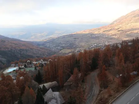Grand studio 6 pers aux Orres, skis aux pieds et balcon : photo 8