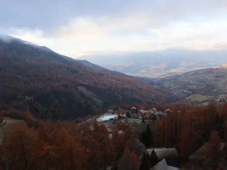 Grand studio 6 pers aux Orres, skis aux pieds et balcon : photo 9