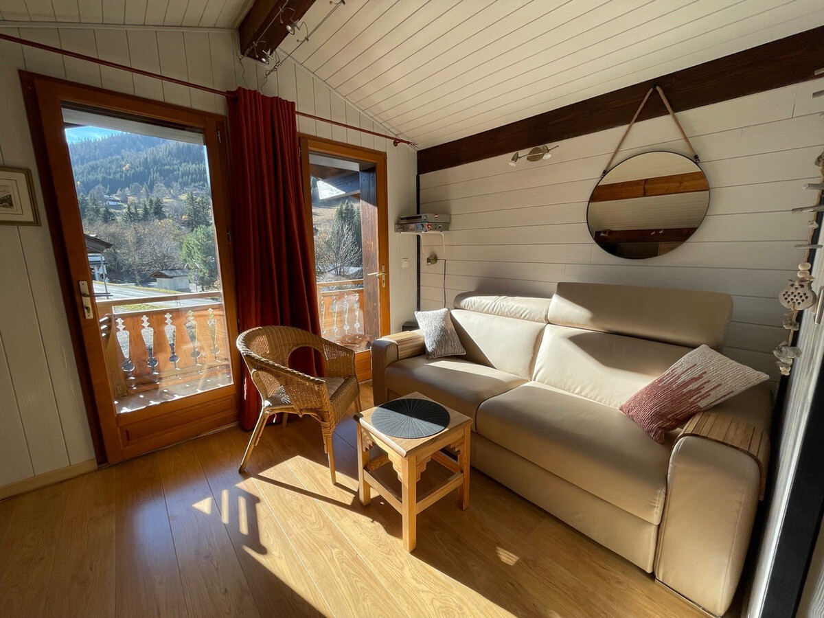 Appartement mansardé 3 pièces 74m², balcon sud, La Clusaz - Photo 2