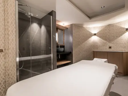 Appartement 4 chambres avec SPA et terrasse à Méribel : photo 32