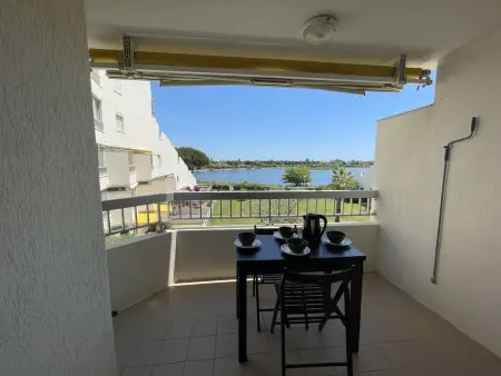 Location appartement à Port Camargue, Deux pièces rénové avec terrasse, parking privé à Port Camargue