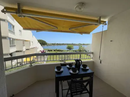 2 pièces rénové terrasse sud-est, parking à Port Camargue : photo 4