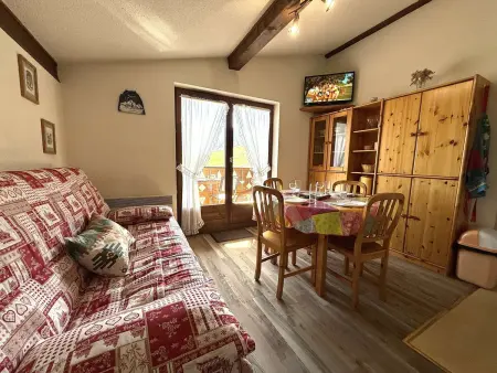 Location appartement à Praz sur Arly, Appartement skis aux pieds avec balcon, parking et casier à ski à Praz-sur-Arly