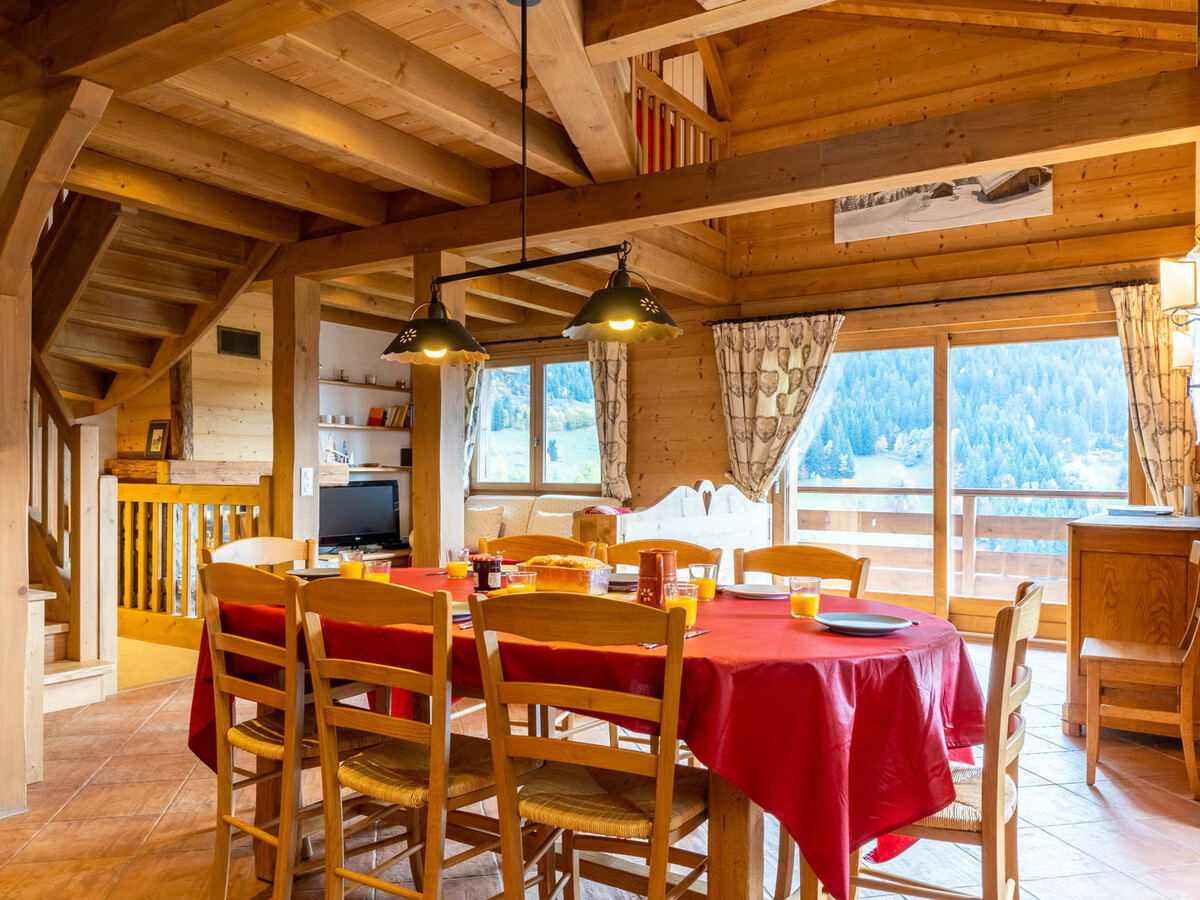 Chalet mitoyen 3 étoiles, 109 m², terrasse & garage à La Clusaz - Photo 2