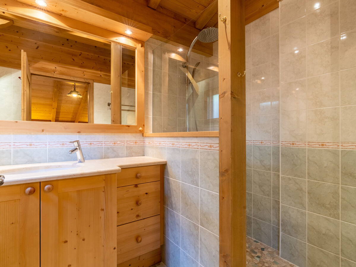 Chalet mitoyen 3 étoiles, 109 m², terrasse & garage à La Clusaz - Photo 7
