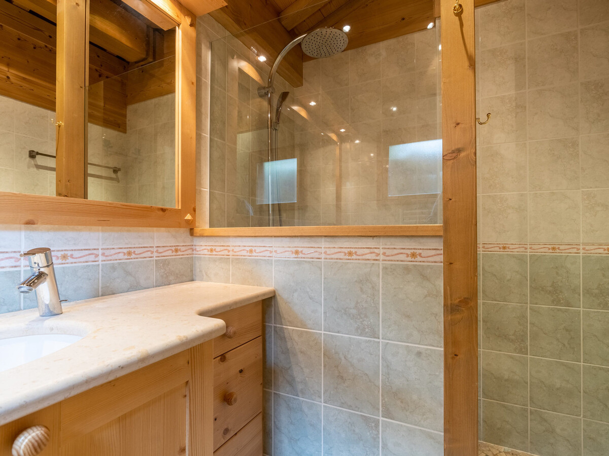 Chalet mitoyen 3 étoiles, 109 m², terrasse & garage à La Clusaz - Photo 12