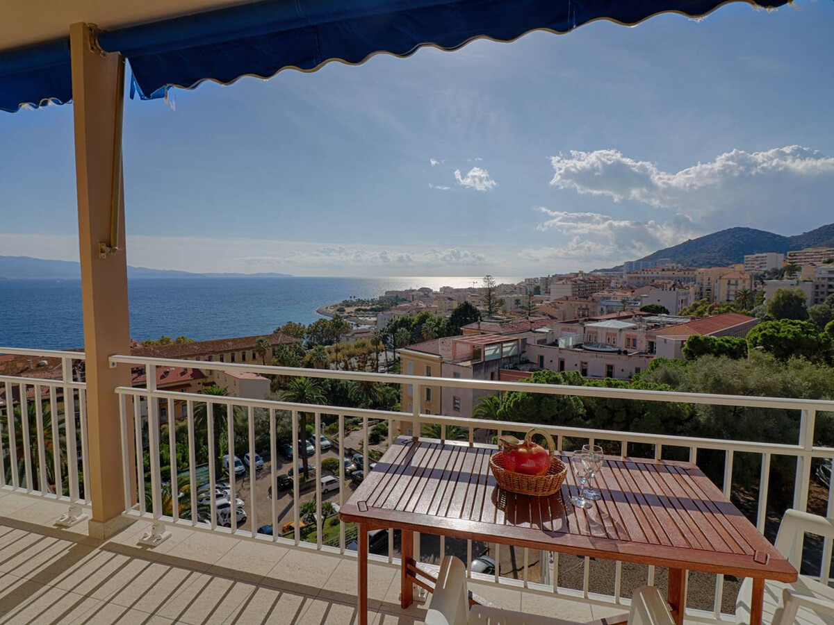 Appart 2 pièces Ajaccio, vue mer, 700m plage - Photo 1