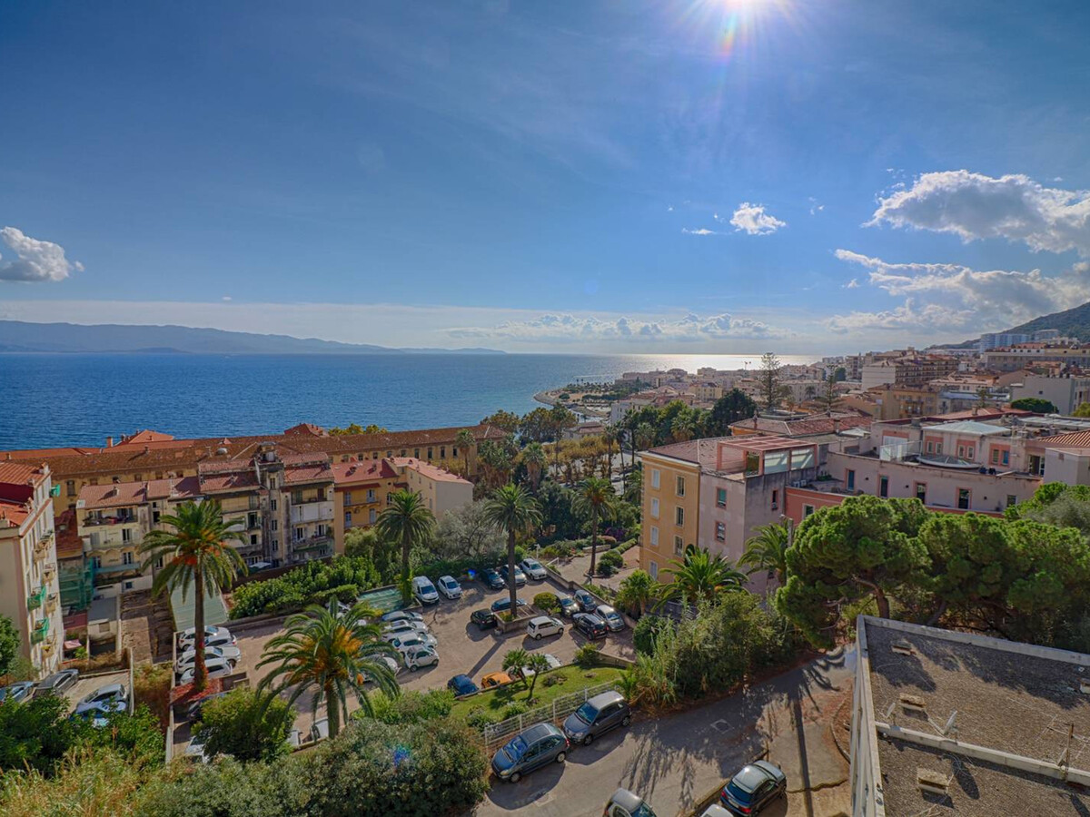 Appart 2 pièces Ajaccio, vue mer, 700m plage - Photo 2