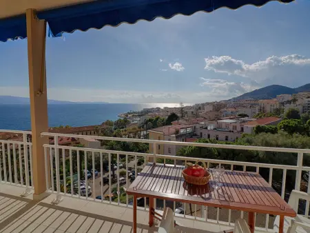 Location appartement à Ajaccio, Ajaccio: Appart 2 pièces, 4 pers, parking, vue mer
