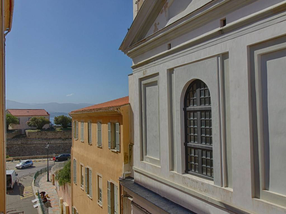 T3 Vieille Ville Ajaccio, vue citadelle, 4 pers - Photo 7