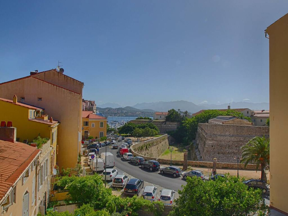 T3 Vieille Ville Ajaccio, vue citadelle, 4 pers - Photo 14