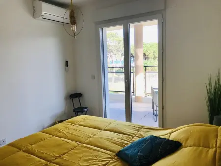 Appartement 2 pièces Calvi, vue mer et accès plage : photo 9