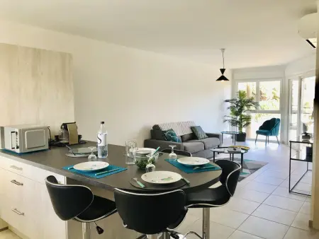 Appartement 2 pièces Calvi, vue mer et accès plage : photo 10
