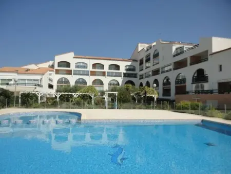 Duplex 3 pièces vue lac à Port Camargue, piscine : photo 10