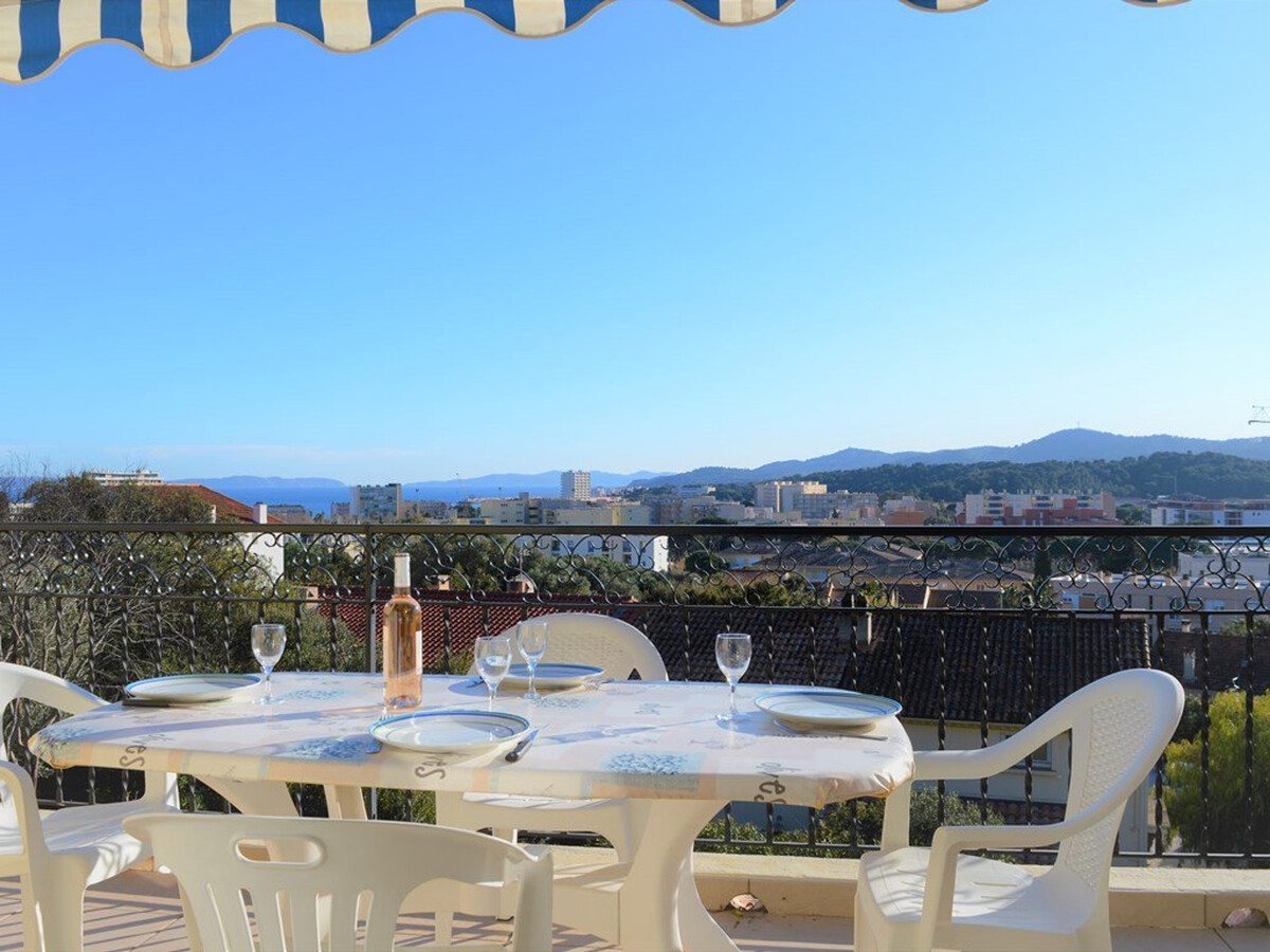 T3 avec grande terrasse vue mer au Lavandou - Photo 1