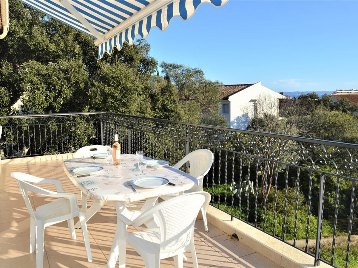 T3 avec grande terrasse vue mer au Lavandou - Photo 2