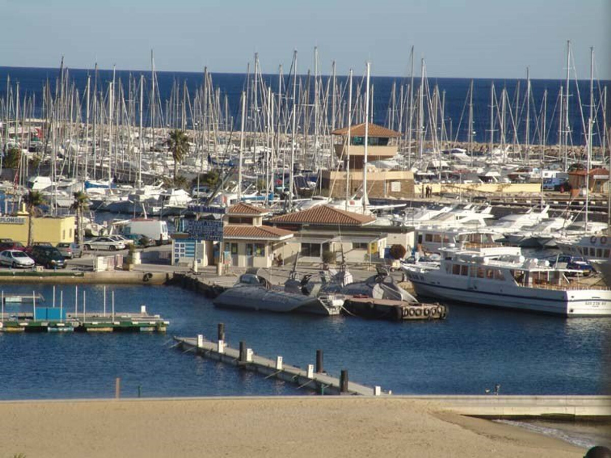T3 avec grande terrasse vue mer au Lavandou - Photo 15